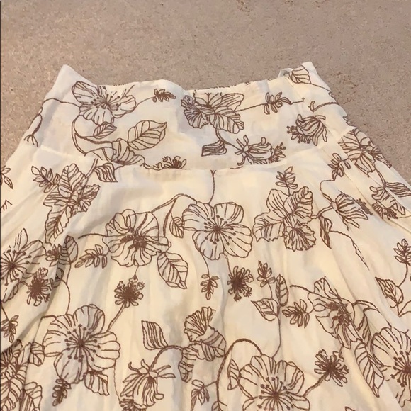 Cute Floral Skirt - Picture 2 of 3